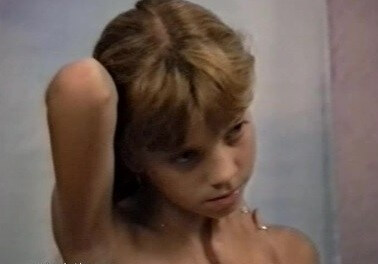 [OnnDL] Naturistin: Julia Akt Dessous
