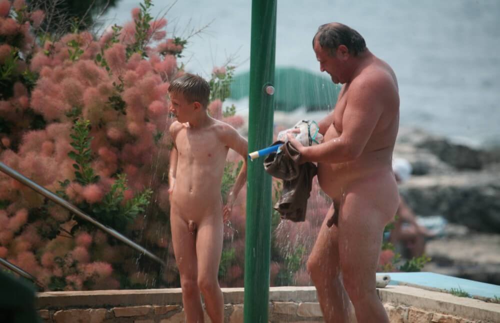 [OnnDL] Naturist Shower Profiles pics