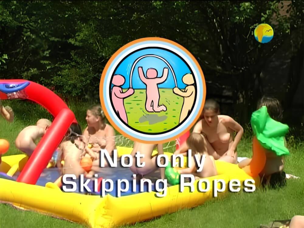 [OnnDL] Naturist Freedom: Not only Skipping Ropes