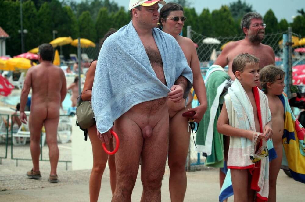 [OnnDL] Naturist Pool Resort Exits photos