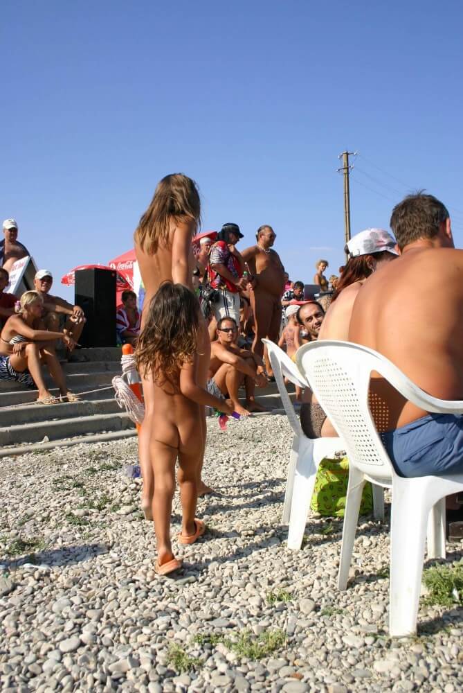[OnnDL] Naturist Standing Sideline