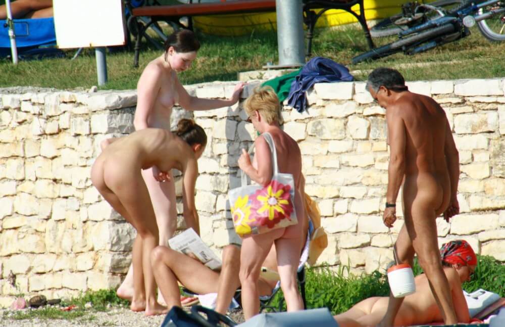 [OnnDL] Nude Duet Girls Rail Climb Photo Set