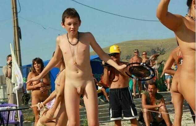 [OnnDL] Nudists in Crimea photos