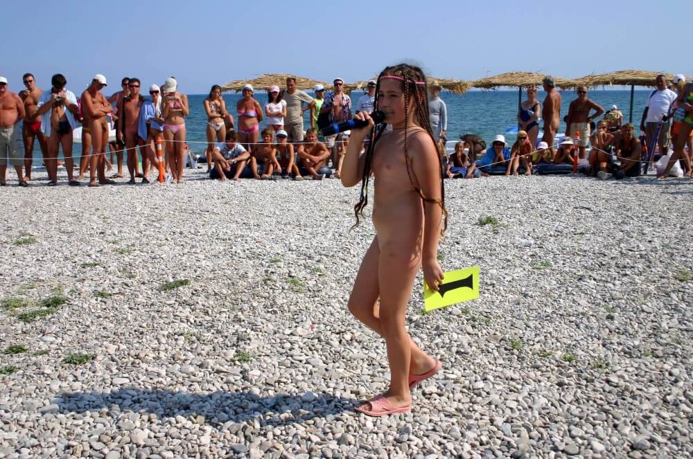 [OnnDL] Naturist Mic Speech photos