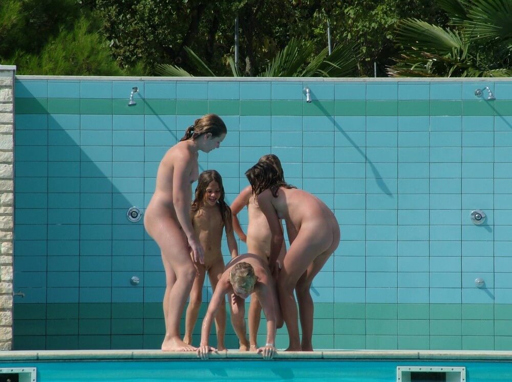 [OnnDL] FKK Outdoor Children Pool pics
