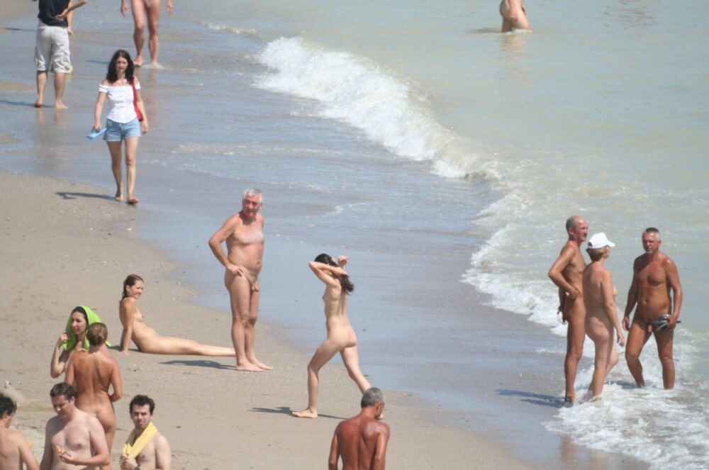 [OnnDL] Costinesti Beach Groups pics