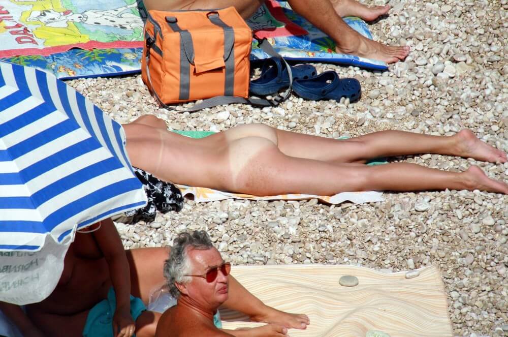 [OnnDL] Naturists Beach Relaxation pics