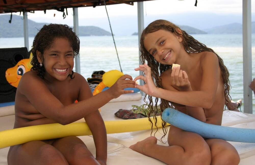 [OnnDL] Brazilian Boating Girlfriend pics