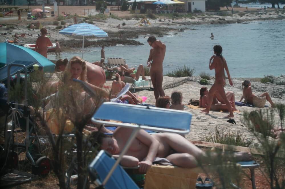 [OnnDL] Nuda Beach Wide Outlook pics